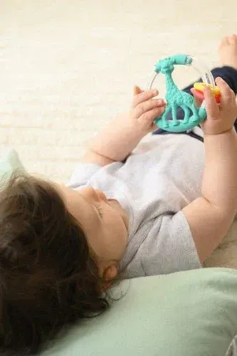 Sophie la girafe® - Silhouette Rattle 2