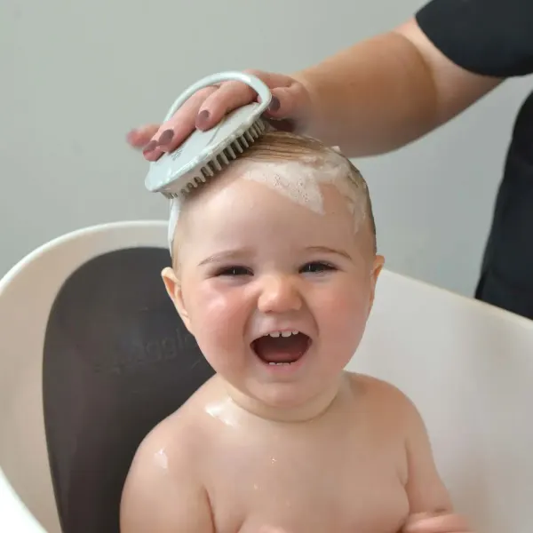 Shnuggle Baby Bath Brush 2