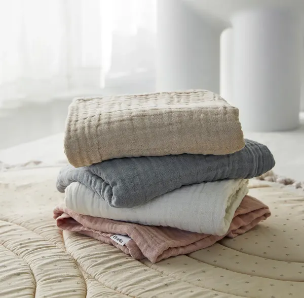 ELODIE - Crinkled Blanket - Blushing Pink 2