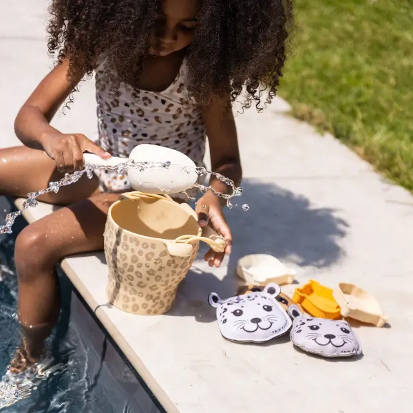 Swim Essentials - Beach Toys Leopard 2