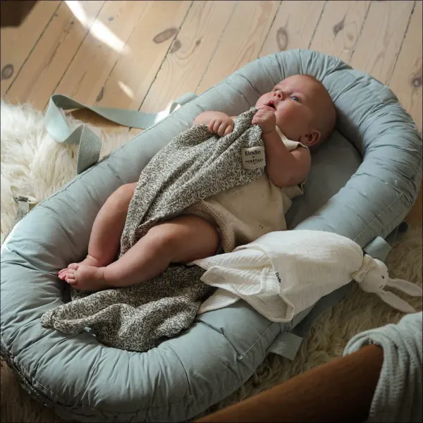 ELODIE - Portable Baby Nest - Mineral Green 2