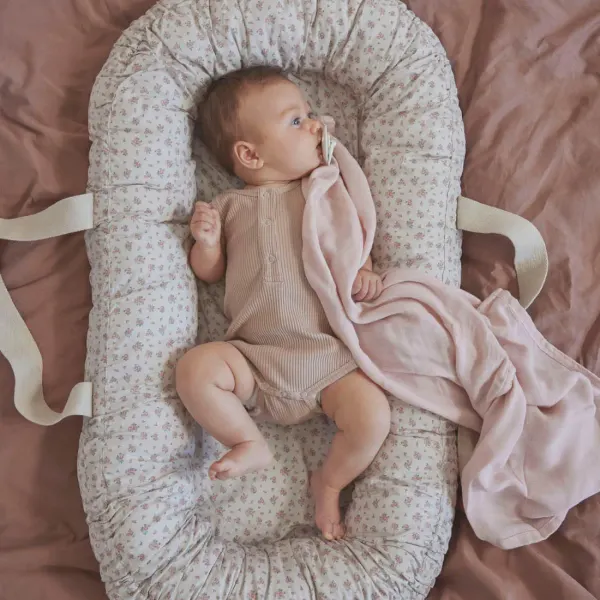 ELODIE - Portable Baby Nest - Autumn Rose 2