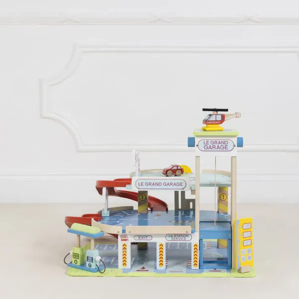 Le Toy Van Wooden Garage 2