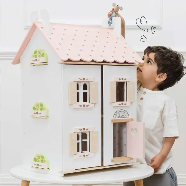 Sophie Rose Heart Dollhouse 2