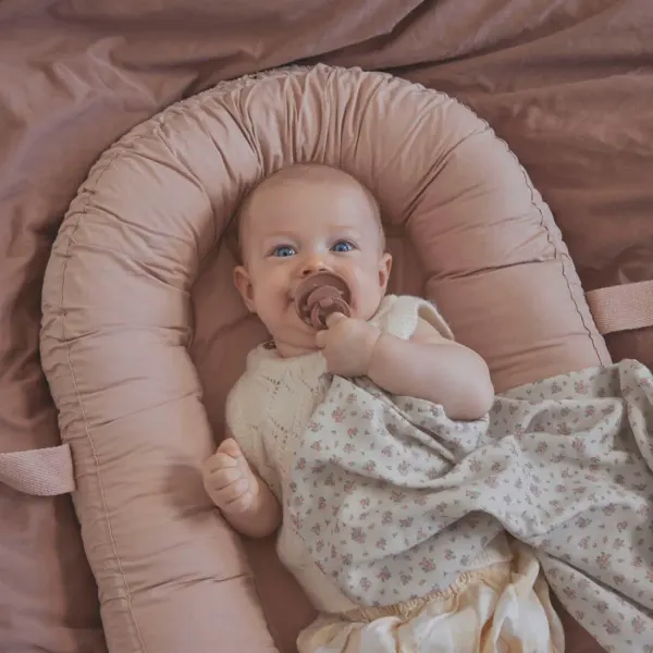 ELODIE - Portable Baby Nest - Blushing Pink 2