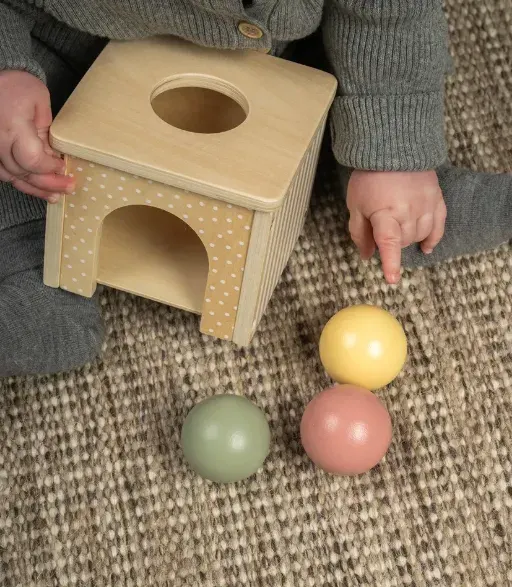 Jabadabado - Play & Learn Box for 6 - 12 months - Set of 5 toys 2